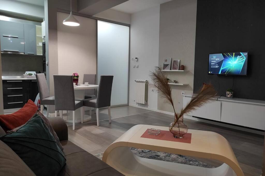Centar One Apartmant สโกเปีย ภายนอก รูปภาพ