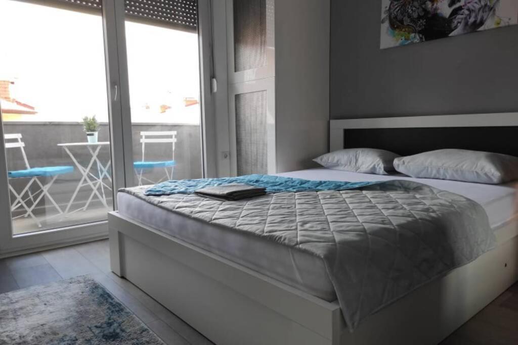 Centar One Apartmant สโกเปีย ภายนอก รูปภาพ
